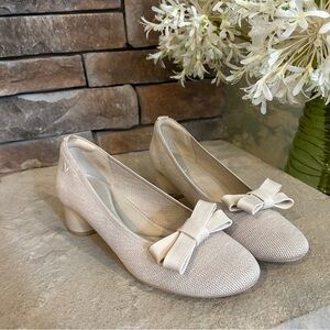 Vivaia Block Heel - Tamia (Almond Towe)